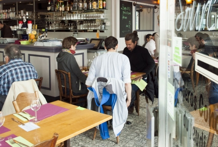 Photo de personnes dans un restaurant 