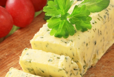 Festi'Terroir: Confectionne ton beurre et parfume-le avec des herbes de saison!
