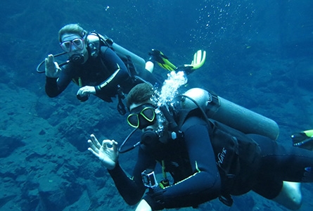 Des plongeurs lors d'une sortie sous l'eau