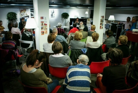 Photo d'une conférence à Cité Seniors