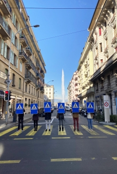 250 panneaux de signalisation féminisés en Ville de Genève