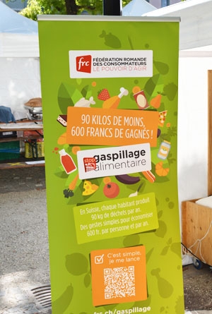 Un drapeau de la fédération romande des consommateurs pour réduire le gaspillage alimentaire