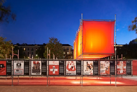 Différentes affiches issues de l'exposition "100 ans d'affiches politique suisse sur les migrations"